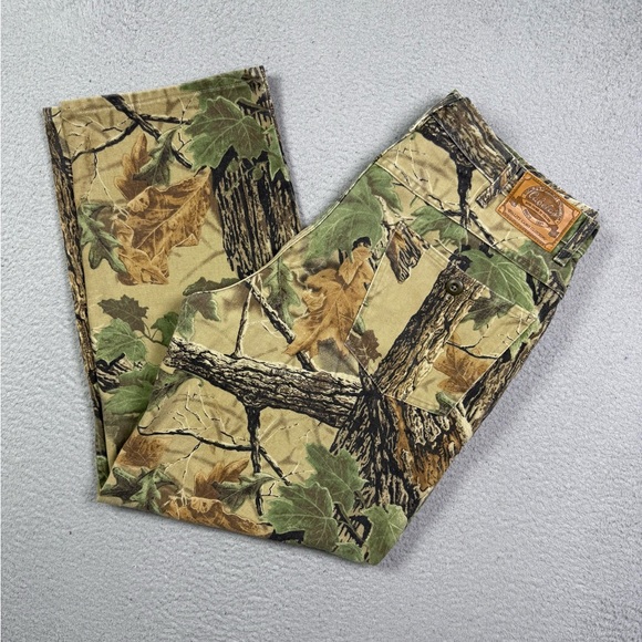Cabelas Realtree Camo jeans - Picture 1 of 5